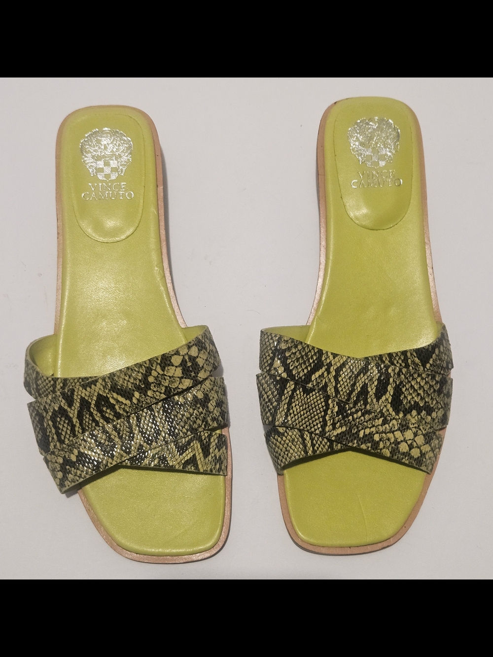 Vince Camuto Ydelle sandals, neon green/black slip on sandals, Size 9.5